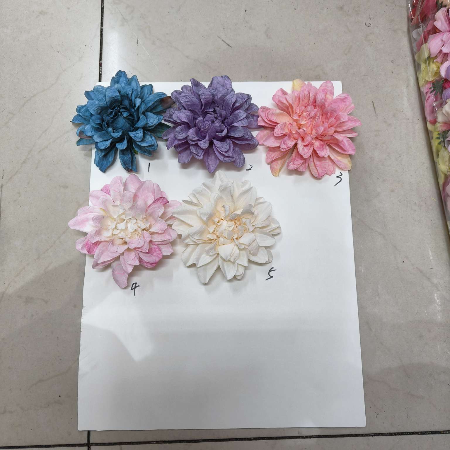 Large-scale artificial flower silk fabric material floral design handicrafts, gifts, decorations, artificial flower artworks, beautiful artificial petals, bright and vivid colors Item Picture