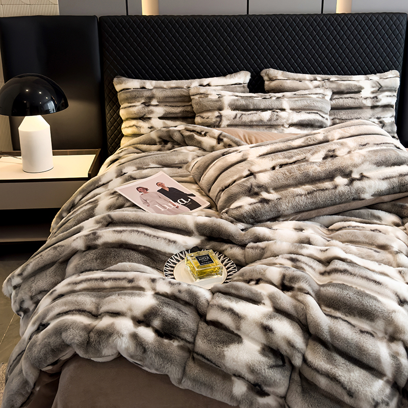 Wholesale of four-piece sets of thick, soft and fine plush warm wide striped rabbit plush bed sheets for cross-border autumn and winter pic 7