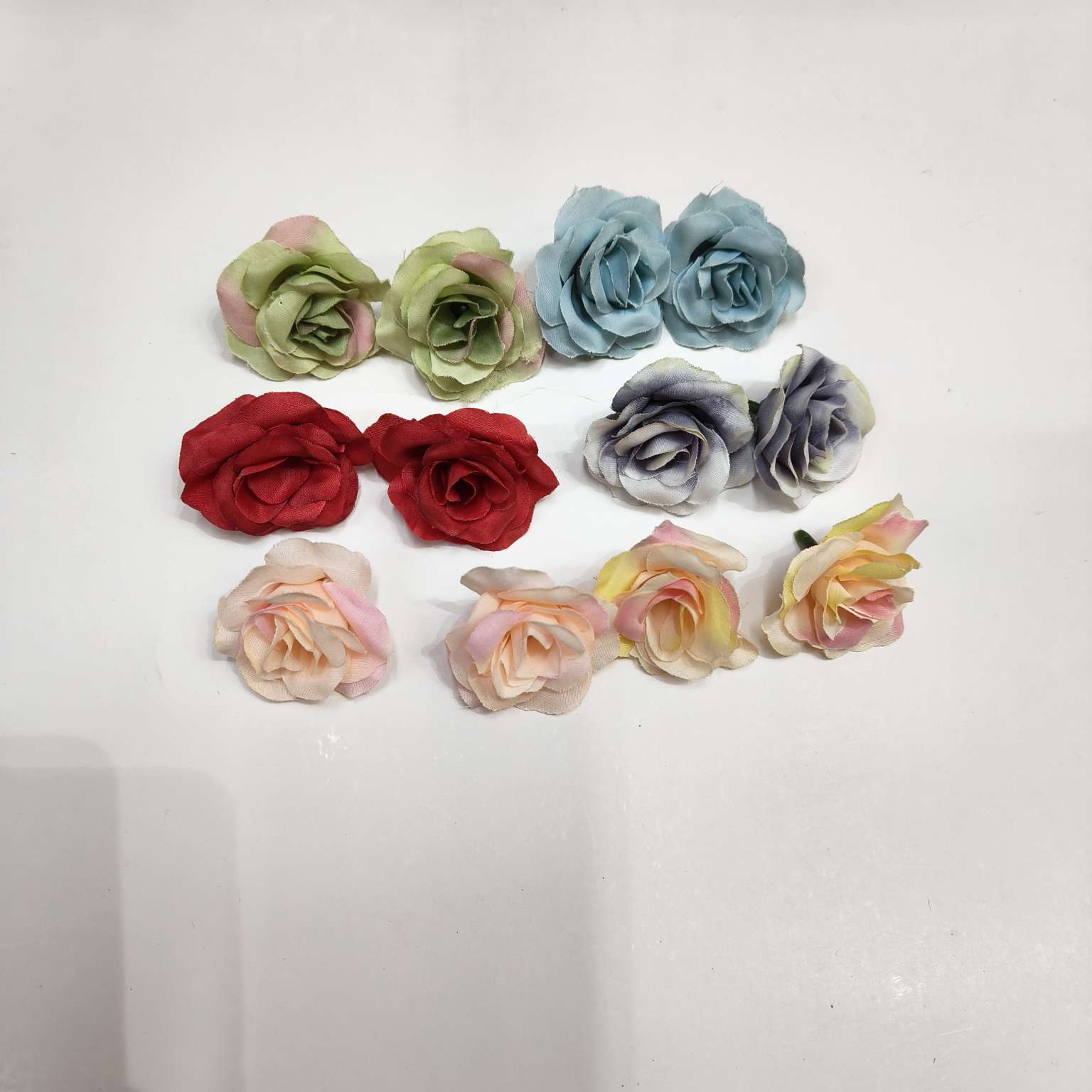 Large-scale artificial flower silk fabric material handicrafts, gifts, high-end floral art, artificial flower decorations, and artificial petals are realistic and beautiful Application Scenario