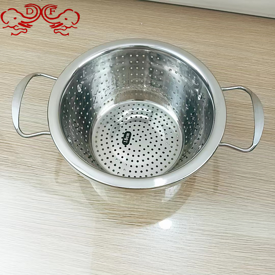 DF99946 stainless steel rice-washing magic tool, double-ear color ear draining basket, multi-hole basket, kitchen sink with handle for washing rice, DF TRADINGHOUSE Application Scenario
