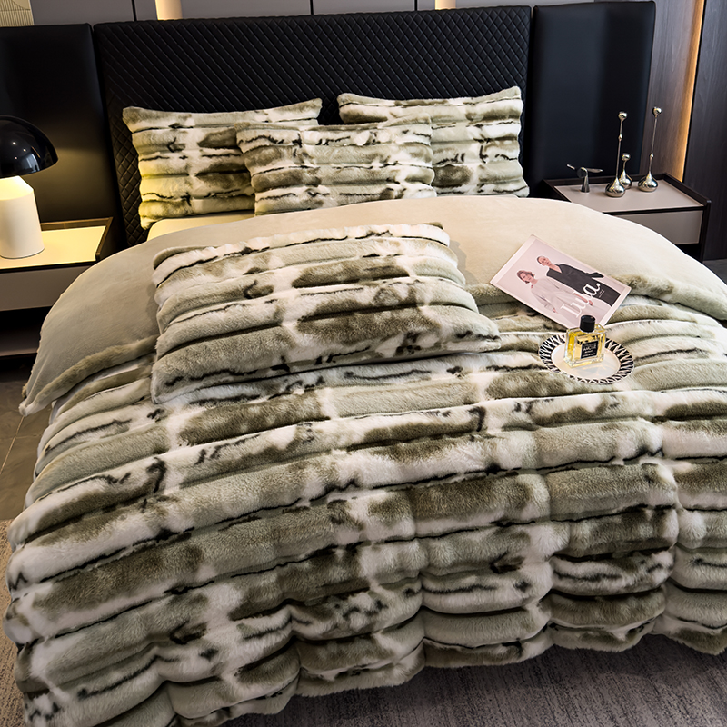 Wholesale of four-piece sets of thick, soft and fine plush warm wide striped rabbit plush bed sheets for cross-border autumn and winter pic 8