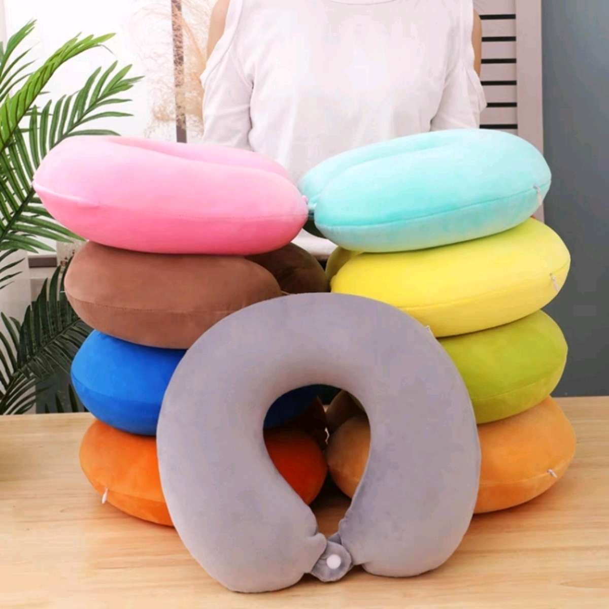 U-shaped pillow, travel neck pillow, U-shaped neck pillow, neck support pillow, office nap pillow Application Scenario