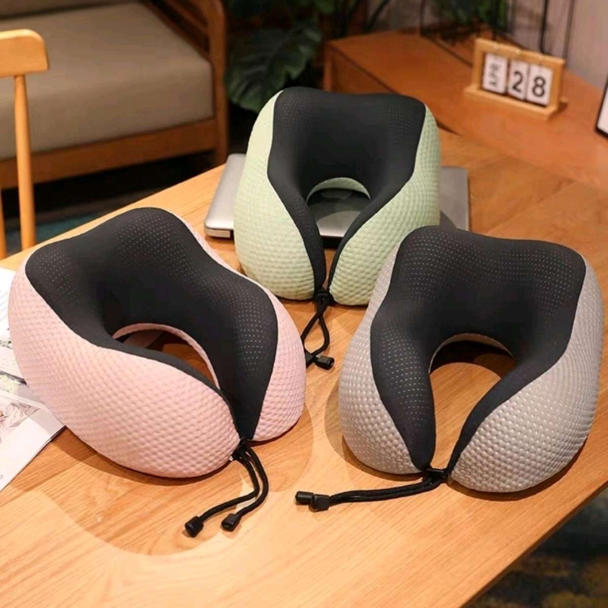Ice silk memory foam U-shaped pillow, neck pillow, neck cushion, nap neck, head pillow, neck pillow, airplane sleeping U-shaped pillow details Picture