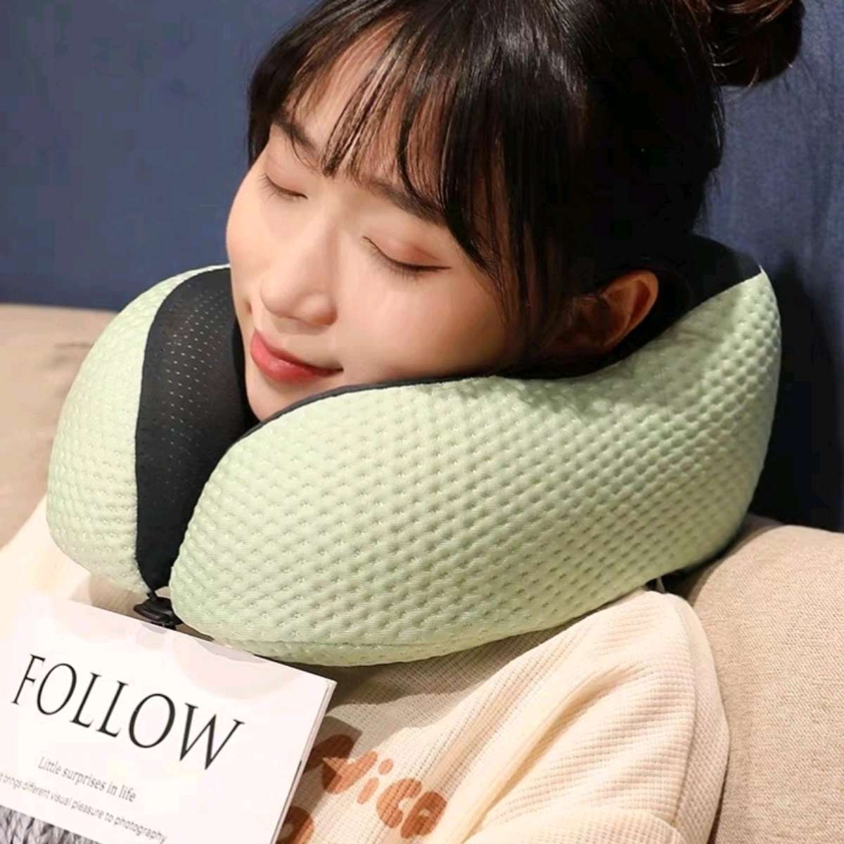 Ice silk memory foam U-shaped pillow, neck pillow, neck cushion, nap neck, head pillow, neck pillow, airplane sleeping U-shaped pillow Application Scenario