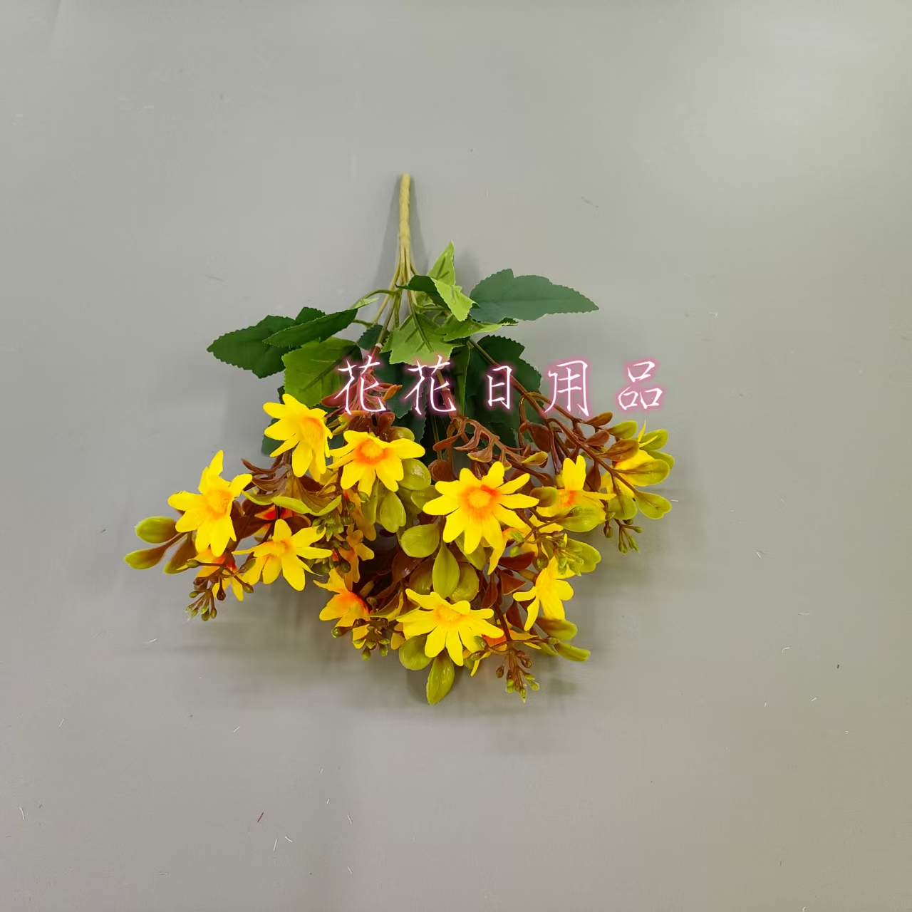 Artificial flower bonsai, a single 7-forked small chrysanthemum, can be used to decorate vases, wall hangings, etc Application Scenario