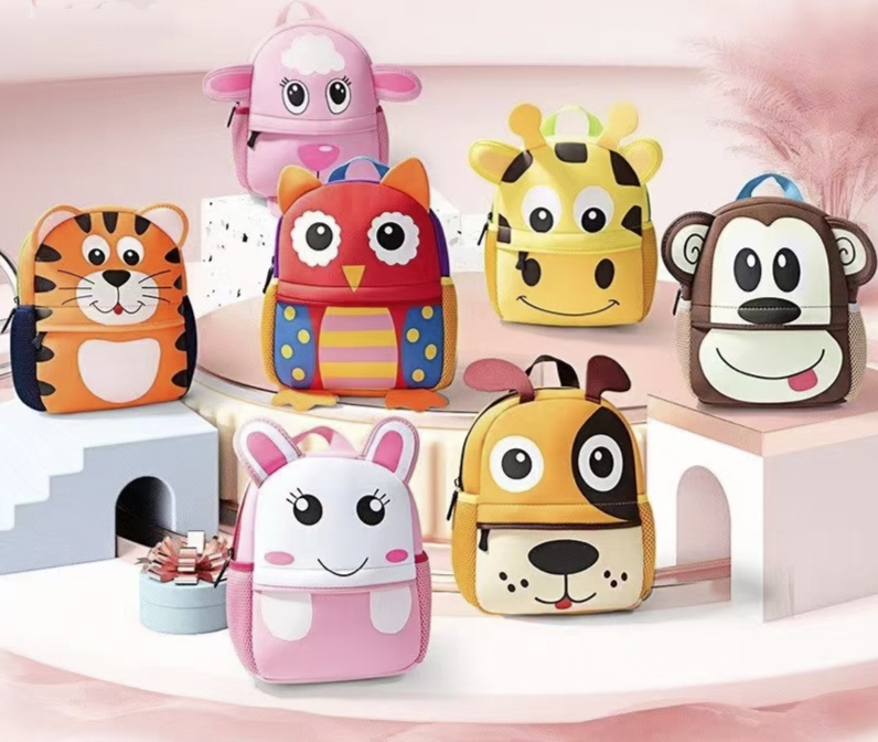 儿童休闲双肩包2025欧美新款  卡通可爱儿童包 双肩背包旅行必备 