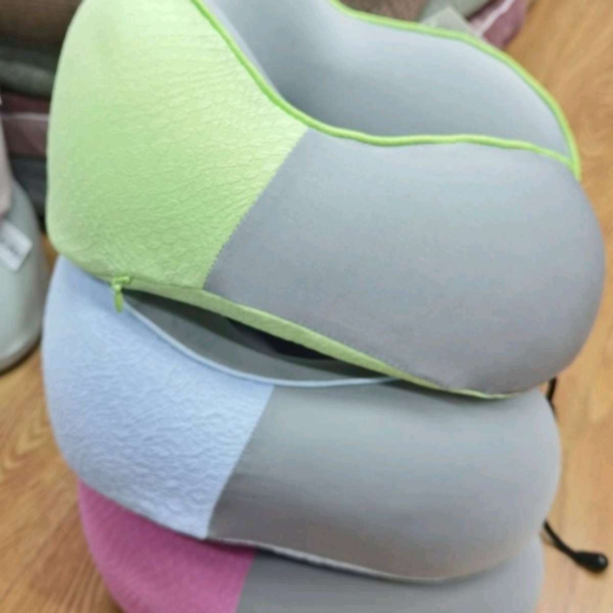 U-shaped travel neck support pillow, slow rebound memory foam, airplane travel U-shaped pillow details Picture
