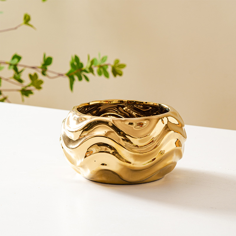 Ceramic gold flowerpot vase, wavy pattern, white and black hydroponic artificial flower flowerpot, table, courtyard flower vase, flowerpot Application Scenario