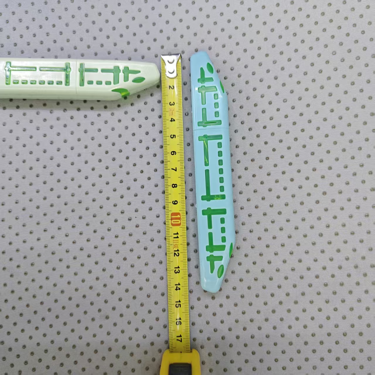 New laser light, seven-color bullet train flash, color box packaging, eight per box, 640 pieces per case, factory direct sales pic 3