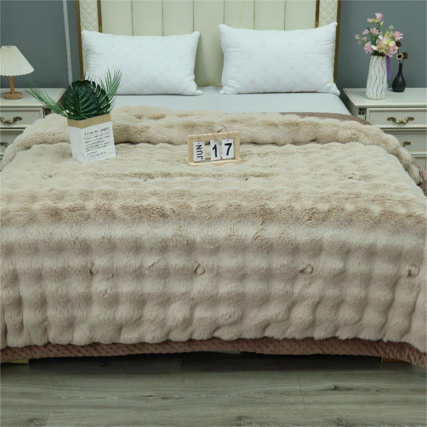 Rabbit fur Doudou quilt, rabbit fur high-end style Doudou quilt, nap quilt, light luxury blanket quilt, thickened winter comfortable and warm cotton quilt, winter quilt, all-season quilt pic 4