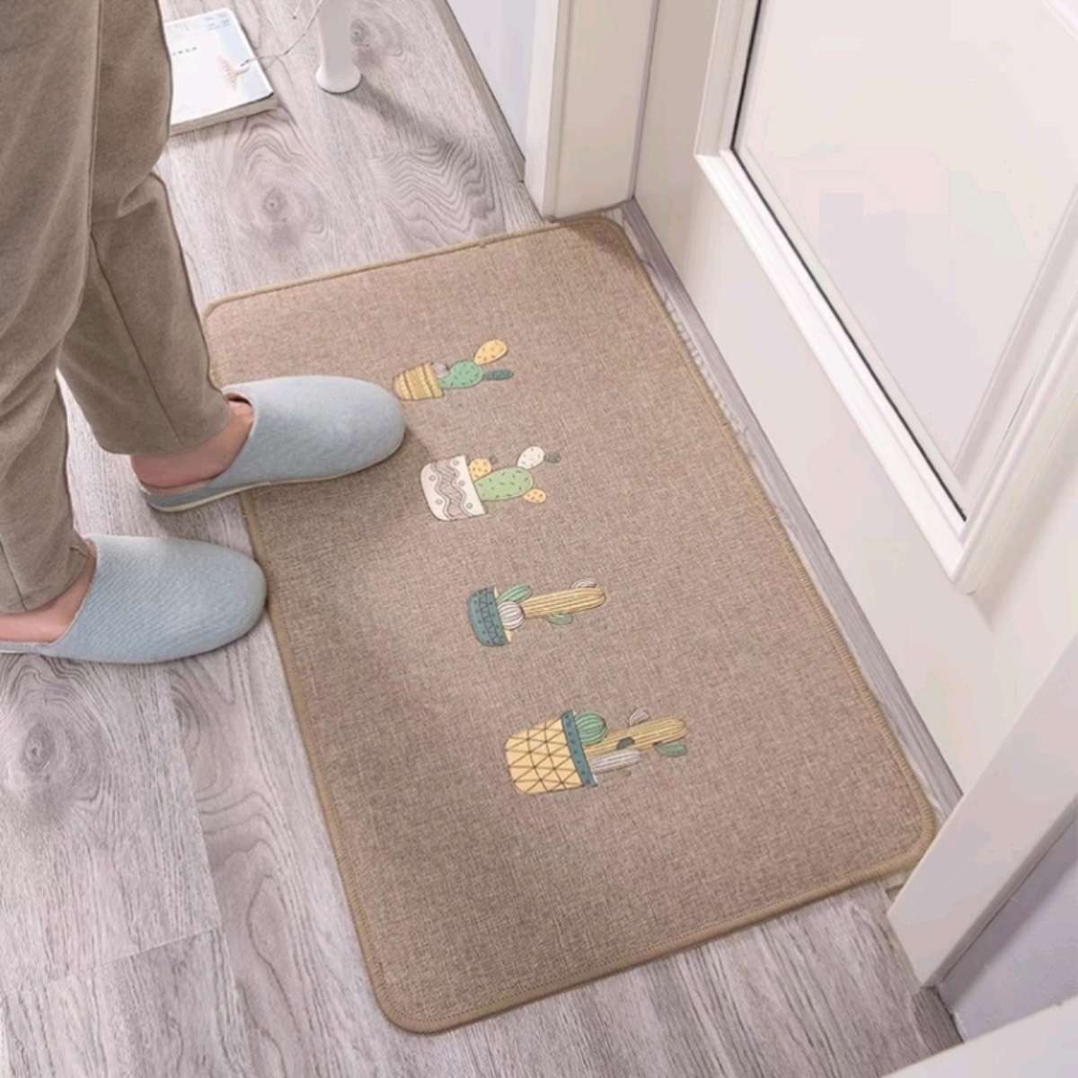 Doormat, entrance door mat, foyer entrance door mat, kitchen floor mat, household bedroom door mat details Picture