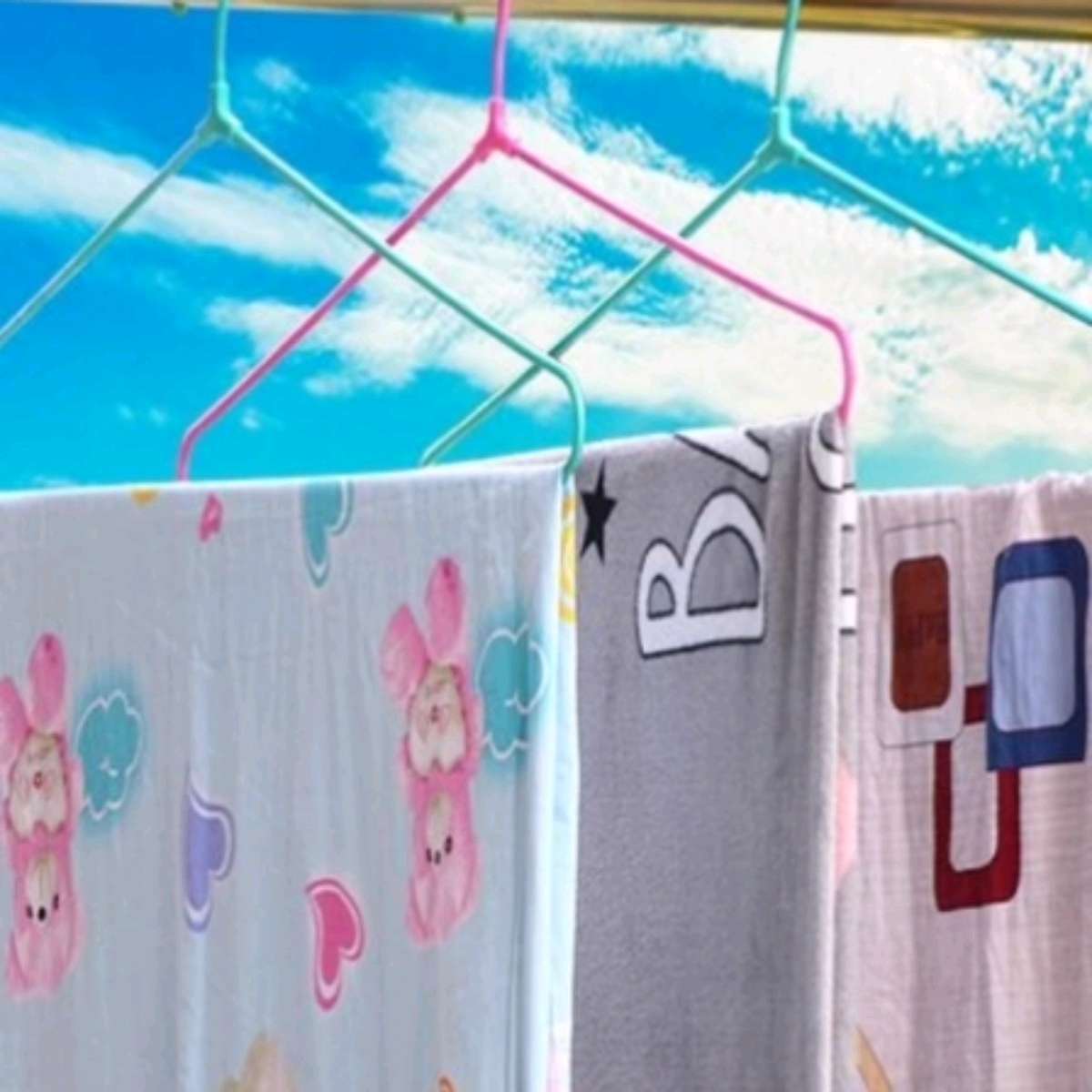 666-3 Bed sheet rack, quilt drying rack, bed sheet drying rack, clothes cooling rack, household large long coat hanger details Picture