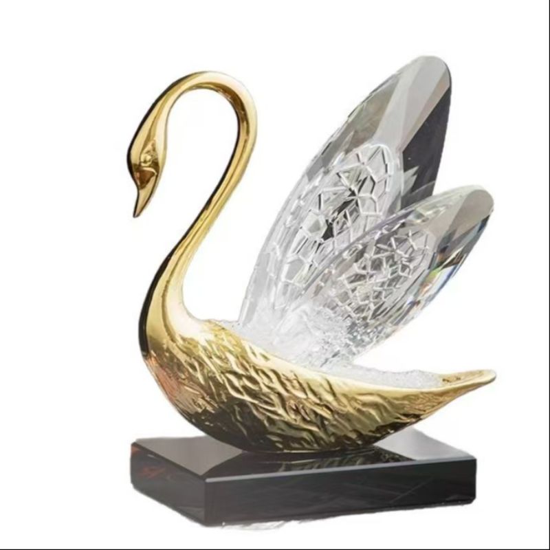 Swan ornaments are a light luxury and high-end decoration for the living room, dining area, and wine cabinet. They are a unique and high-end gift for the newlyweds when moving in or getting married Item Picture