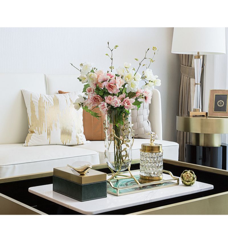 Hollowed-out tree-shaped electroplated golden vase, entrance hall, living room, home decoration, hotel, KTV, club, office decoration Application Scenario