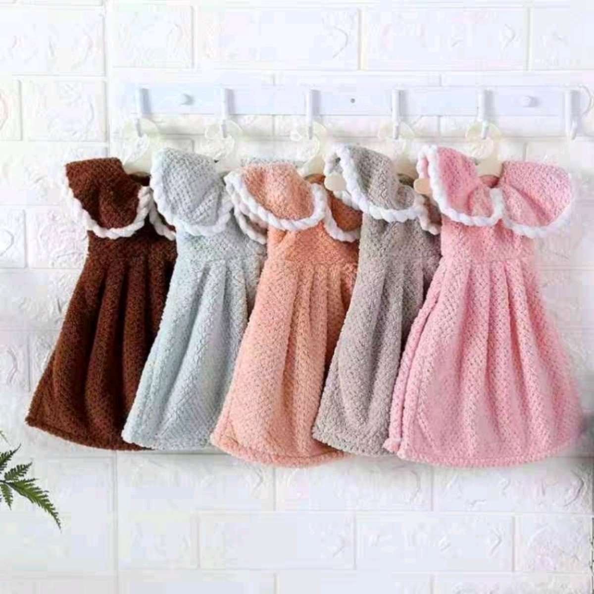 时装版珊瑚绒擦手巾挂式 公主裙吸水厨房擦手抹布儿童毛巾手帕细节图