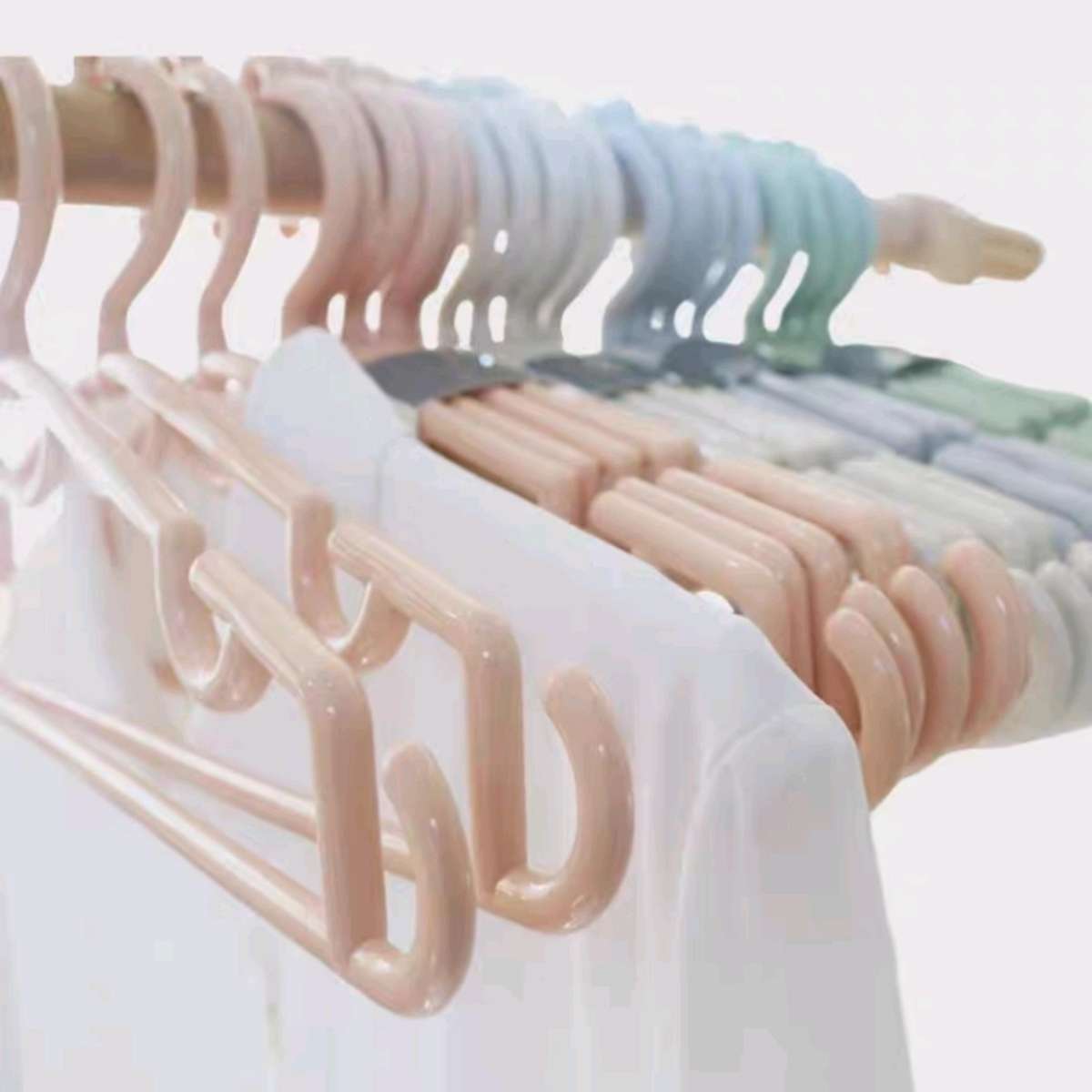 1313 Five-piece rotating head coat hanger, adult thickened plastic women's small clothes hanger, anti-slip and traceless coat hanger details Picture