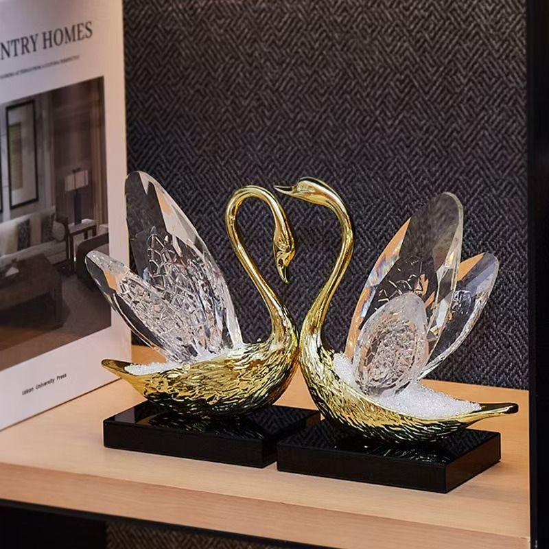 Swan ornaments are a light luxury and high-end decoration for the living room, dining area, and wine cabinet. They are a unique and high-end gift for the newlyweds when moving in or getting married Specification image