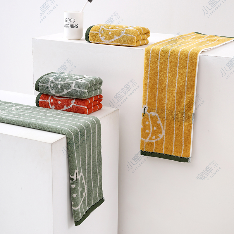 One-piece consignment of 32-strand cotton jacquard cartoon face towels on both sides. Item number: 211 Specification image