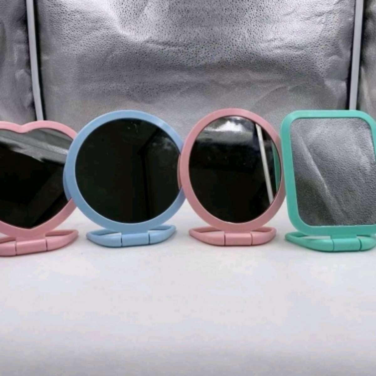 双面心镜子可立梳妆镜家用桌面化妆镜外出便携折叠小镜子