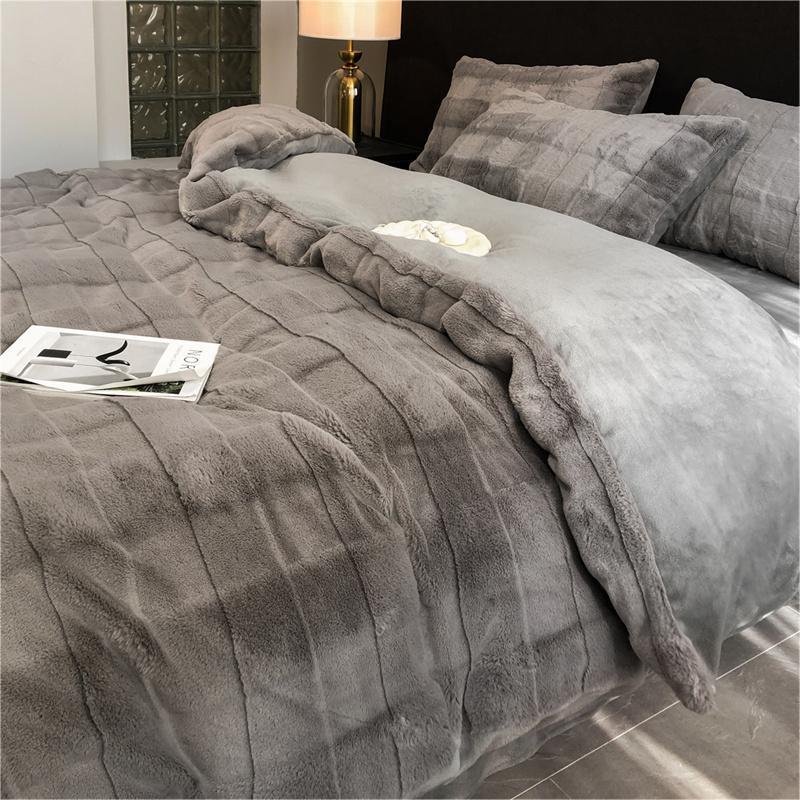 Winter A-class rabbit plush bed four-piece set, milk plush and fleece quilt cover, thickened warm coral flannel bed sheet 4 details Picture