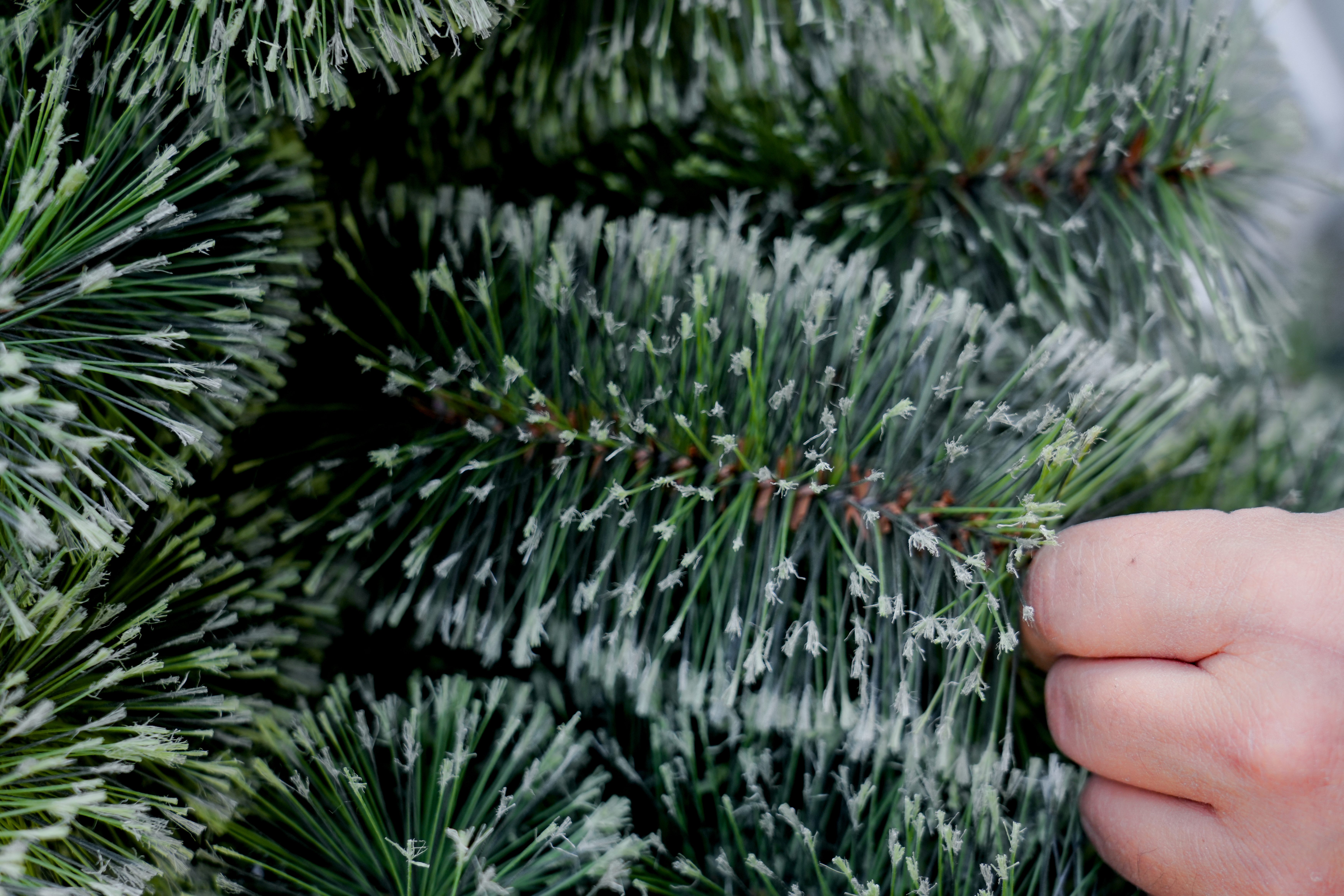 2025 New cross-border bestseller PET flowering pine needle Christmas Tree Christmas decoration Source factory direct sales Specification image