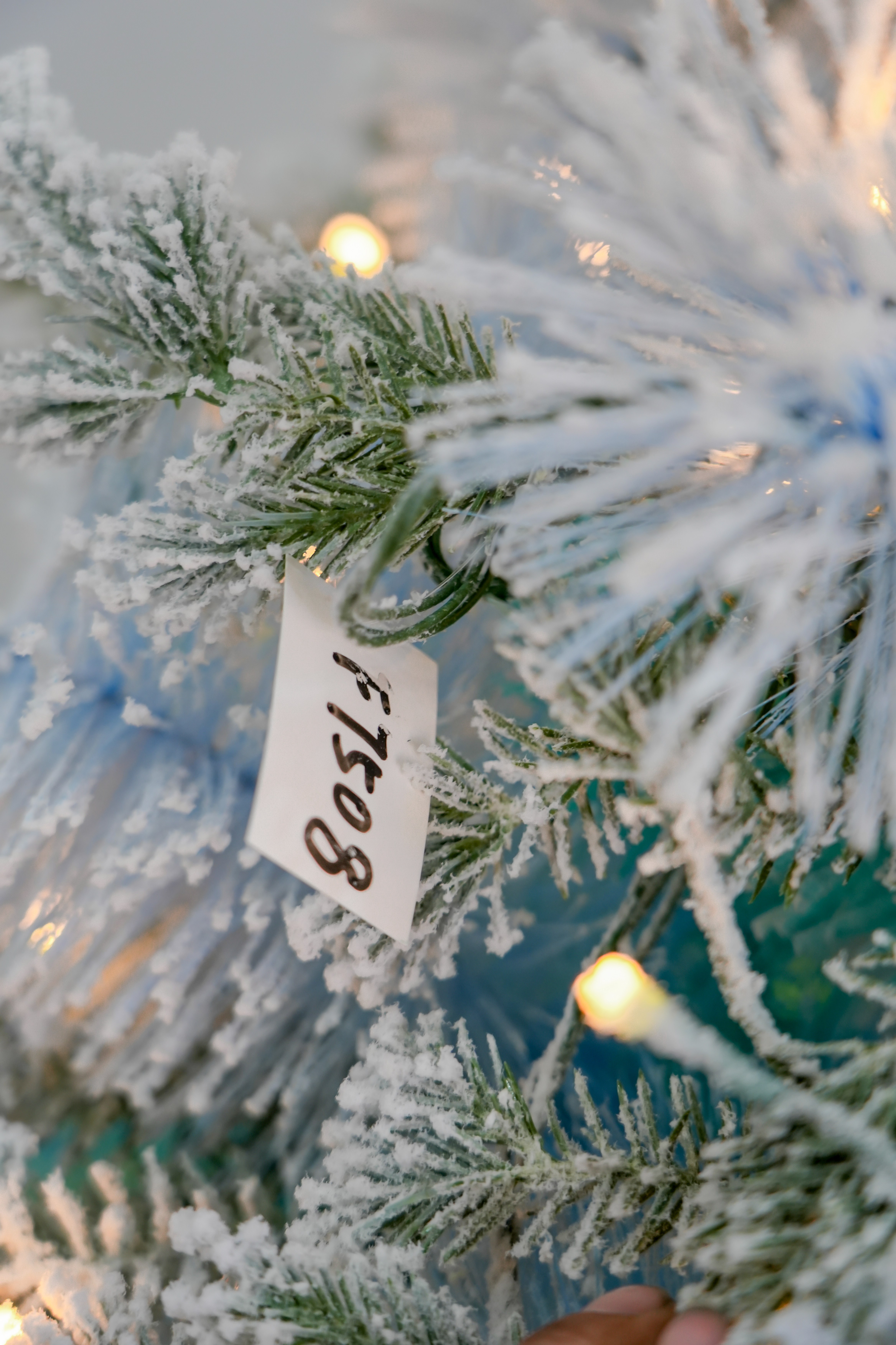 The 2025 new Amazon bestseller PET pine needle mixed with blue PVC flocking automatic Christmas tree with LED lights Item Picture