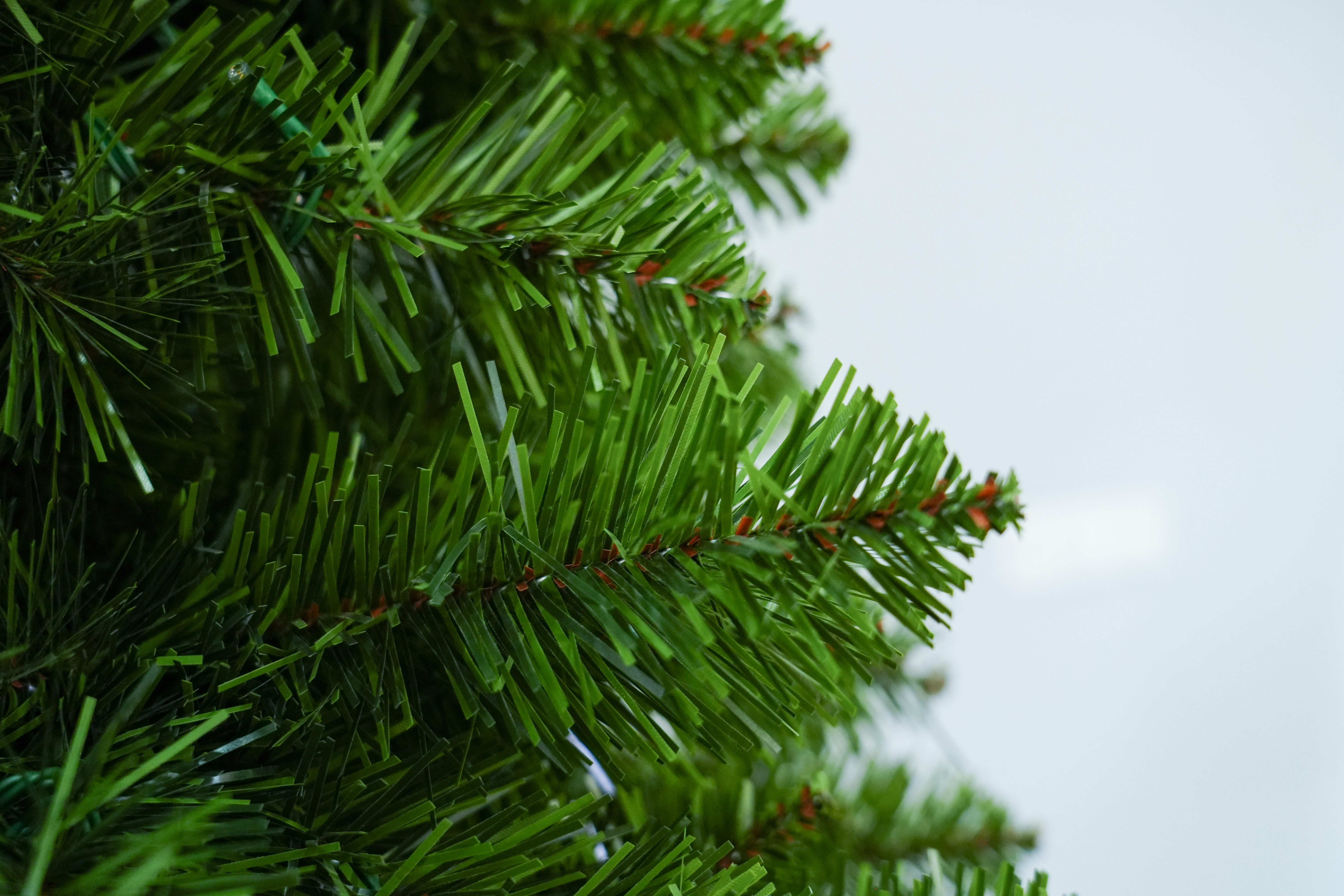 The height density of the 2025 new pointed-head PVC mixed with ordinary leaves encrypted simulation Christmas tree can be customized Specification image