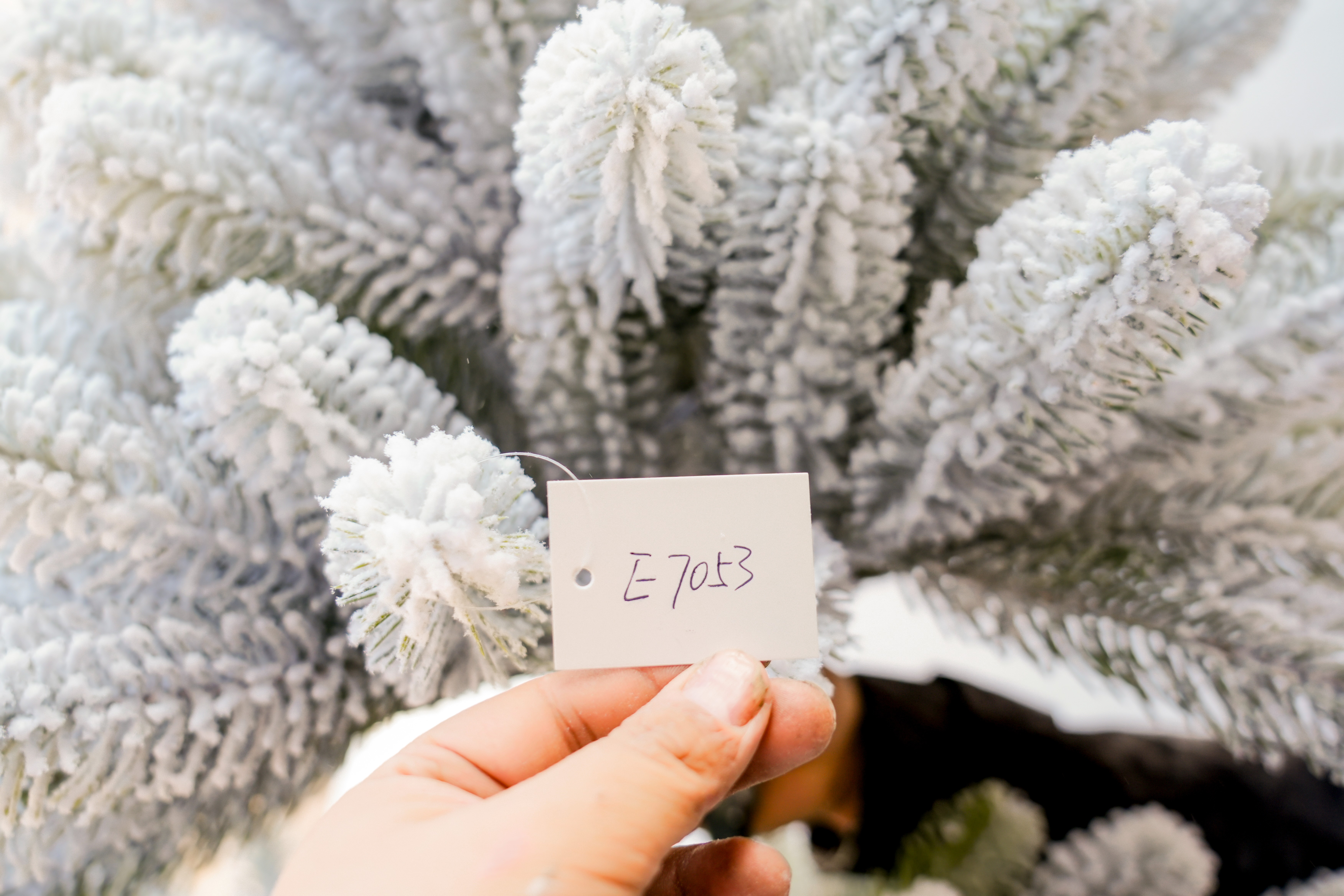 圣诞树/圣诞树松针/圣诞工艺品/圣诞球植绒挂件/圣诞丽丽细节图