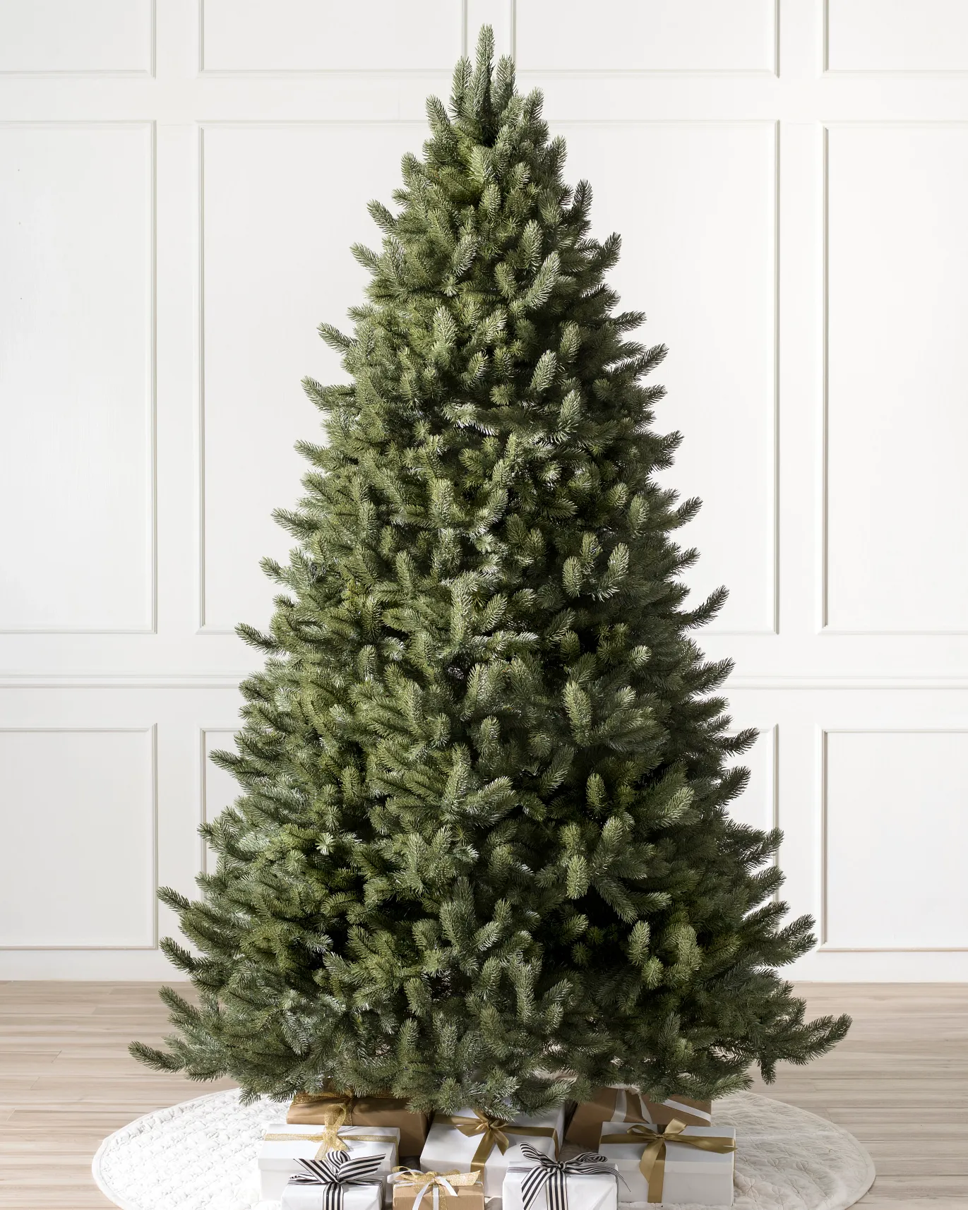 2025 New model PE mixed PVC material 1.2m-3m large decorative Christmas tree, Christmas decorative tree LED light tree details Picture