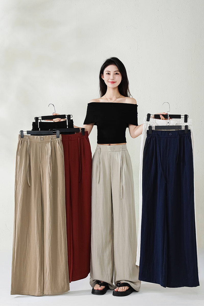 直筒裤简约时尚百搭日常穿搭优选舒适遮腿型各种身材轻松驾驭配色高级搭配白鞋显活力靴装则添帅气上衣多样卫衣休闲