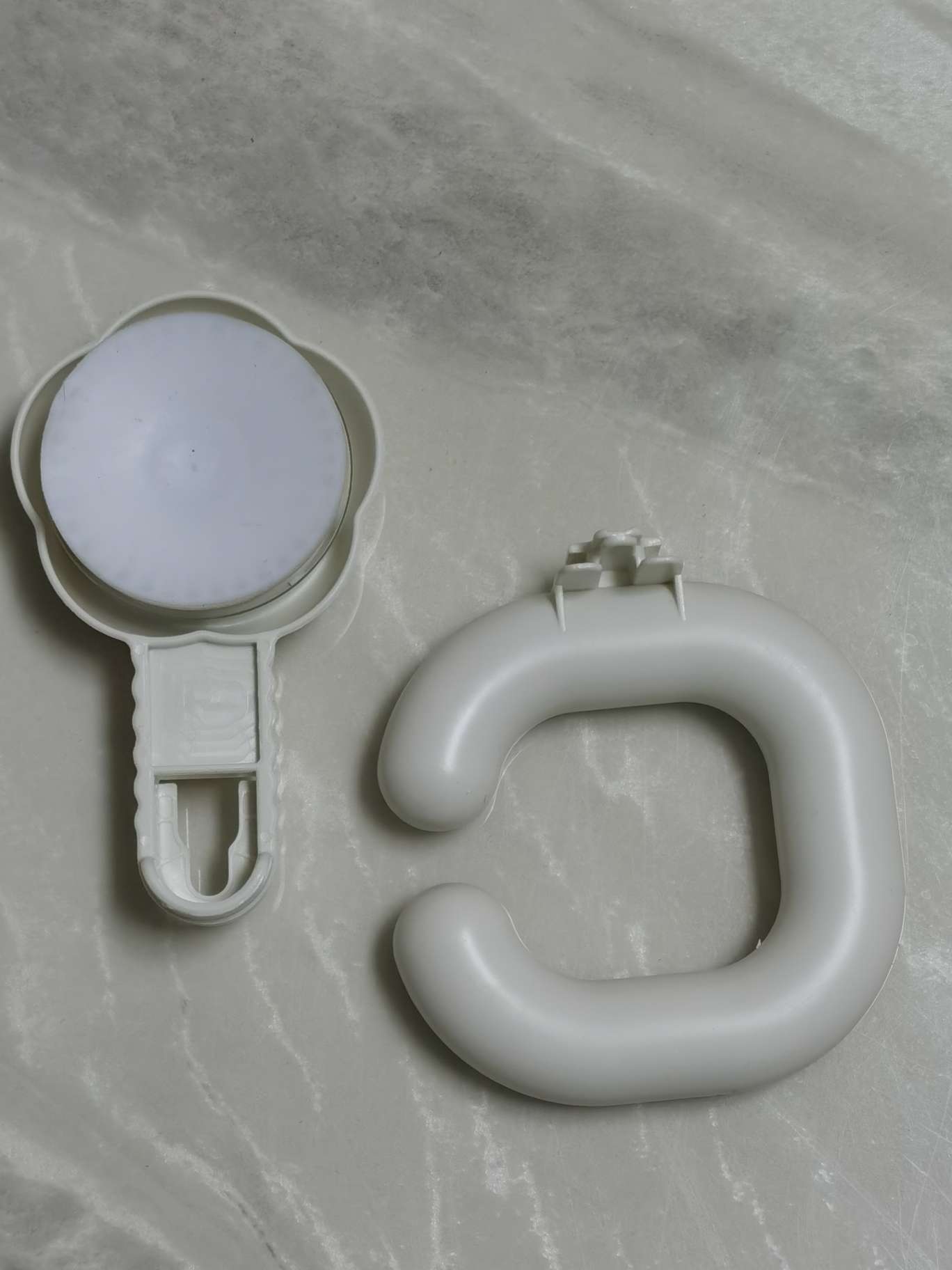 Plastic wall-mounted hair dryer rack for household bathroom and toilet without perforating suction cups undefined