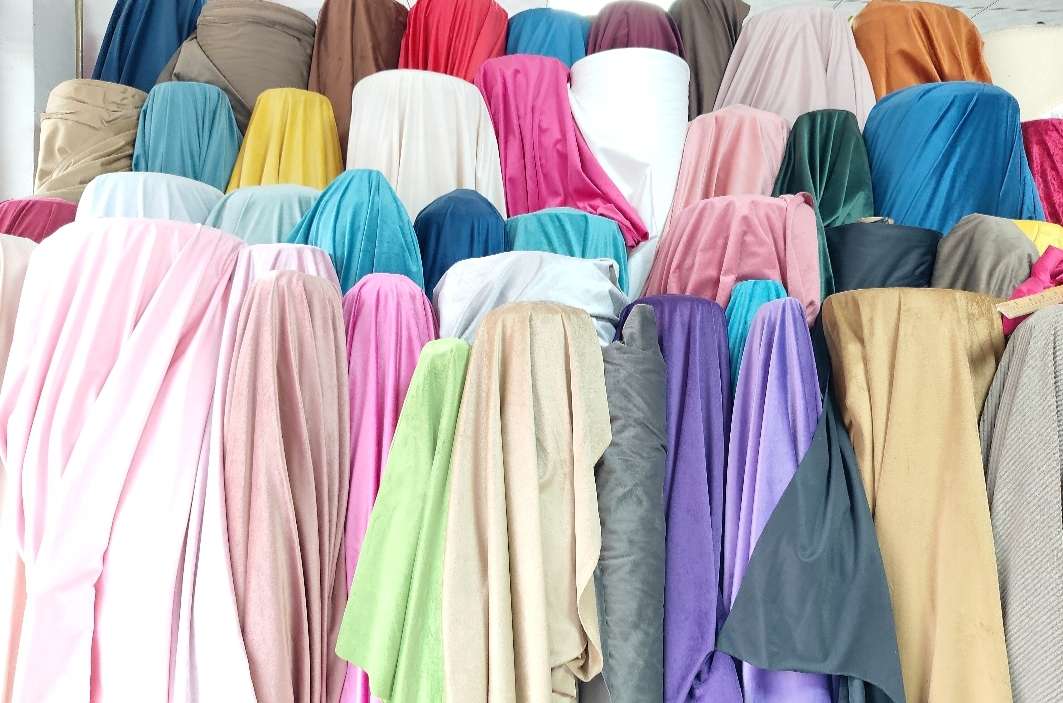 Velvet, velvet, Dutch velvet, exclusive makeup, dinner bags, luggage, leather goods, and other functions are all available. It is portable, practical, and elegant detail image 7