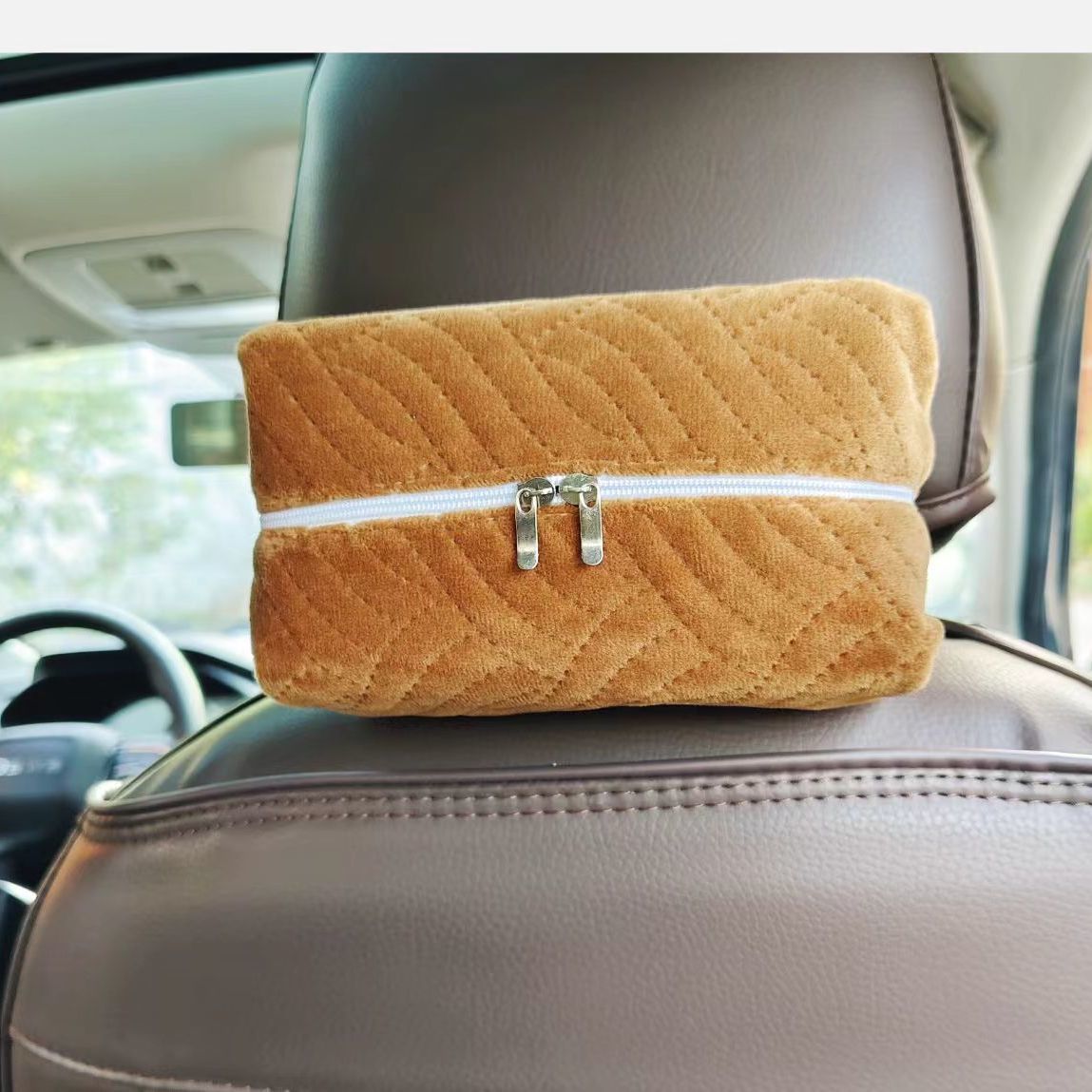 Velvet, velvet, Dutch velvet, exclusive makeup, dinner bags, luggage, leather goods, and other functions are all available. It is portable, practical, and elegant detail image 2