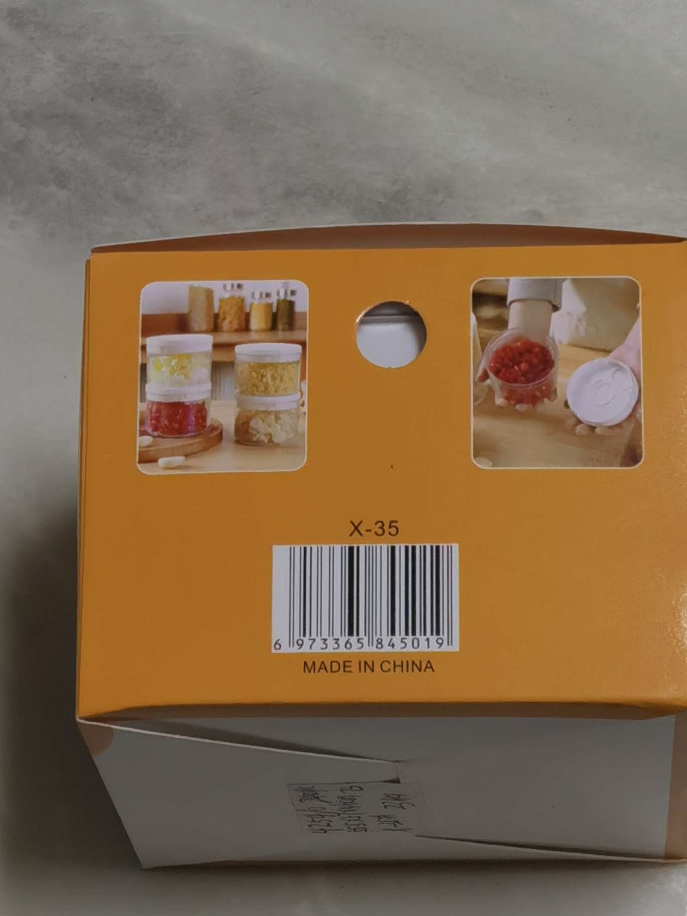 Plastic sealed cans, kitchen rotating food storage boxes, grain and cereal storage boxes, household food transparent circular storage cans, food storage boxes undefined