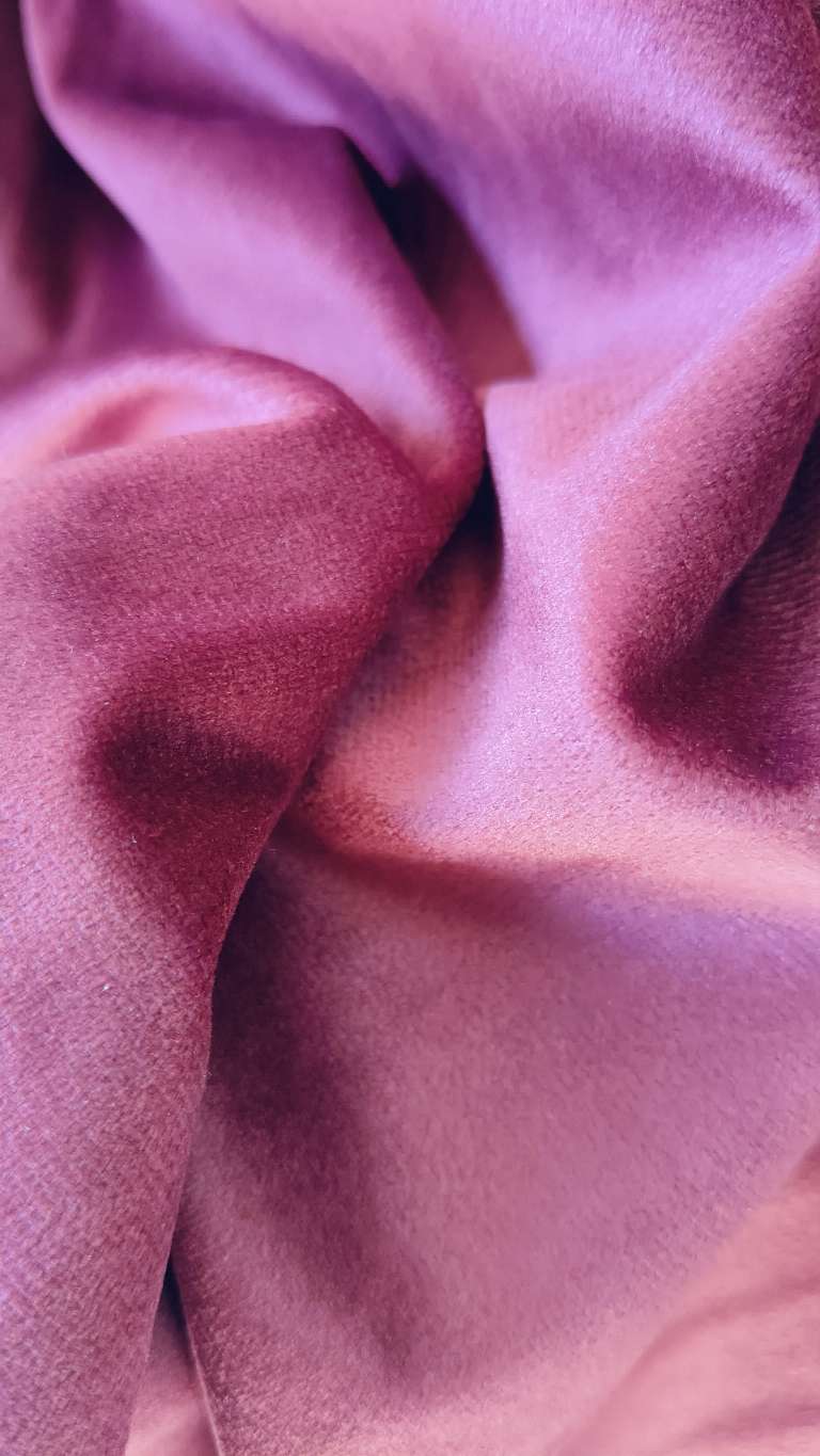 Velvet, velvet, Dutch velvet, exclusive makeup, dinner bags, luggage, leather goods, and other functions are all available. It is portable, practical, and elegant detail image 12