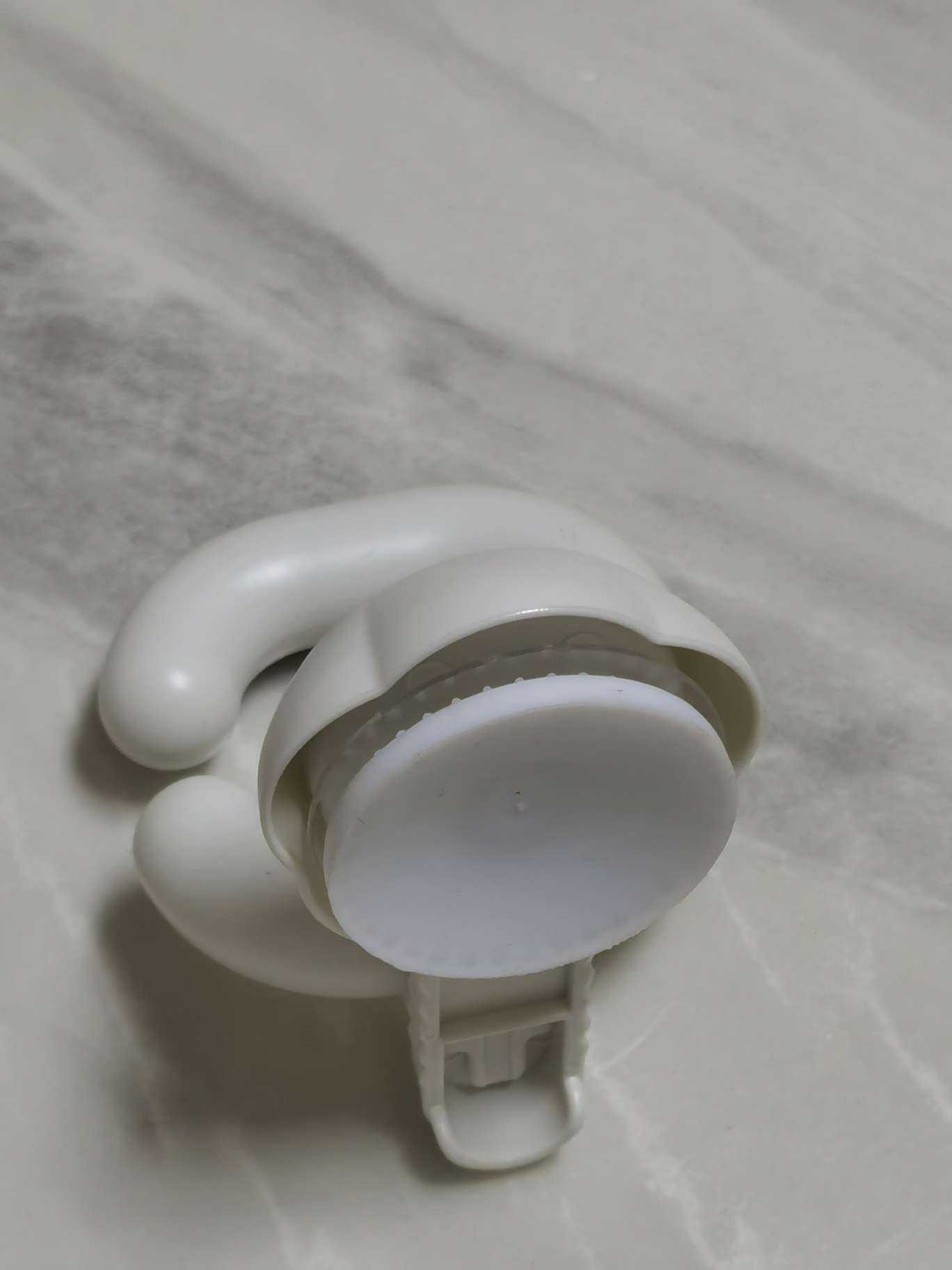 Plastic wall-mounted hair dryer rack for household bathroom and toilet without perforating suction cups undefined