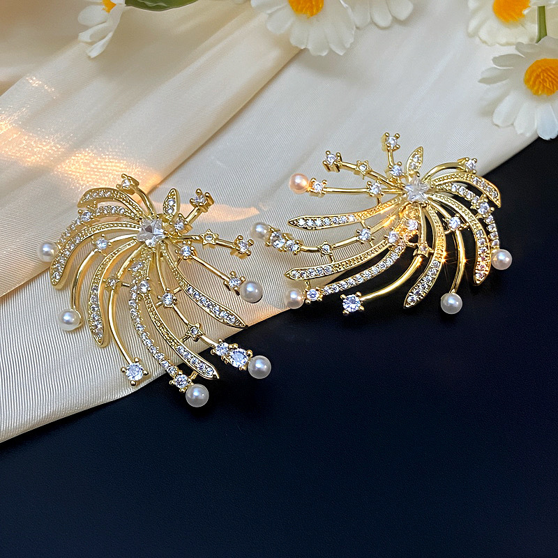 Silver needle firework pearl stud earrings, a niche fashion, light luxury and vacation style earring, a high-end feel, versatile for spring and autumn, heavy craftsmanship earrings Specification image