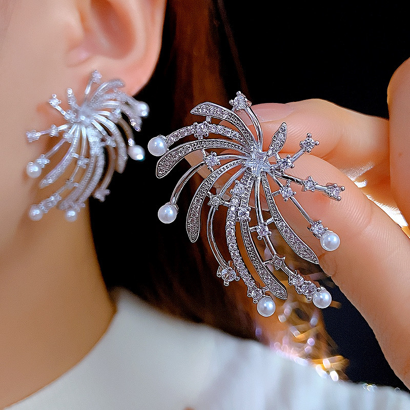 Silver needle firework pearl stud earrings, a niche fashion, light luxury and vacation style earring, a high-end feel, versatile for spring and autumn, heavy craftsmanship earrings detail image 2