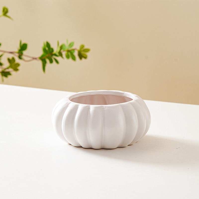 Ceramic golden pumpkin flower pot vase, white and black hydroponic artificial flower pot, table and courtyard flower pot Specification image