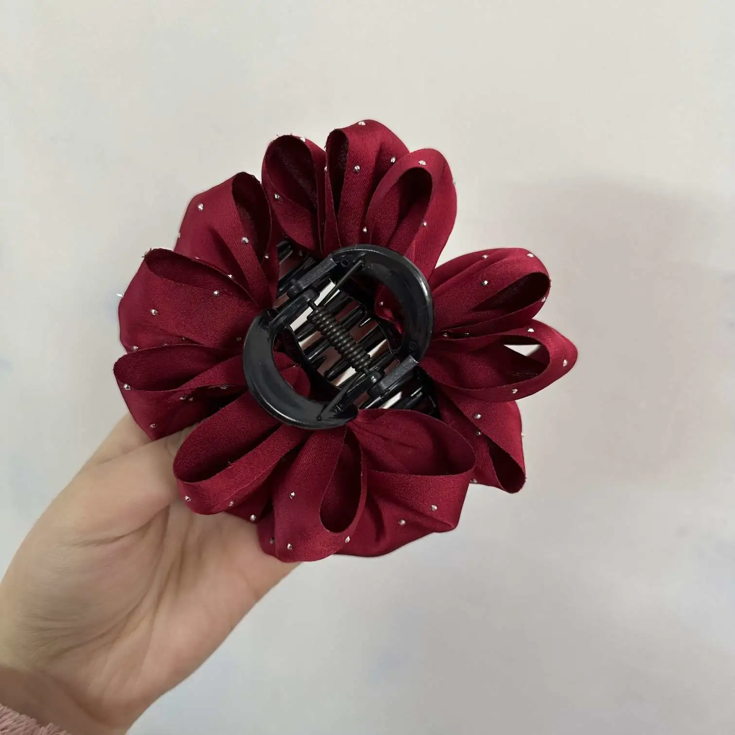 Fashionable women's hair accessories, headwear, exquisite accessories, other hair accessories, trendy and personalized decorative items, hair care accessories, gift selection detail image 2