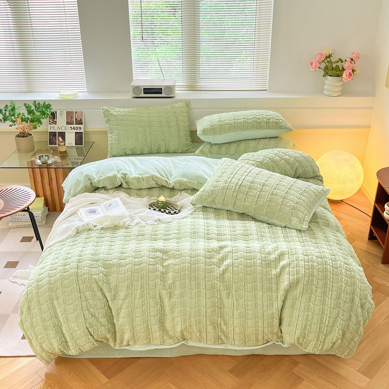 ins Thickened four-piece set of warm imitation rex rabbit fur double-sided fleece quilt cover, solid color milk fleece bedding details Picture