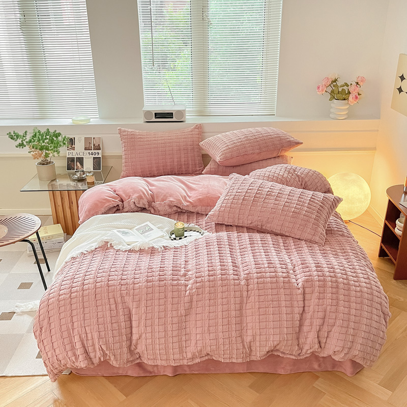 ins Thickened four-piece set of warm imitation rex rabbit fur double-sided fleece quilt cover, solid color milk fleece bedding Application Scenario