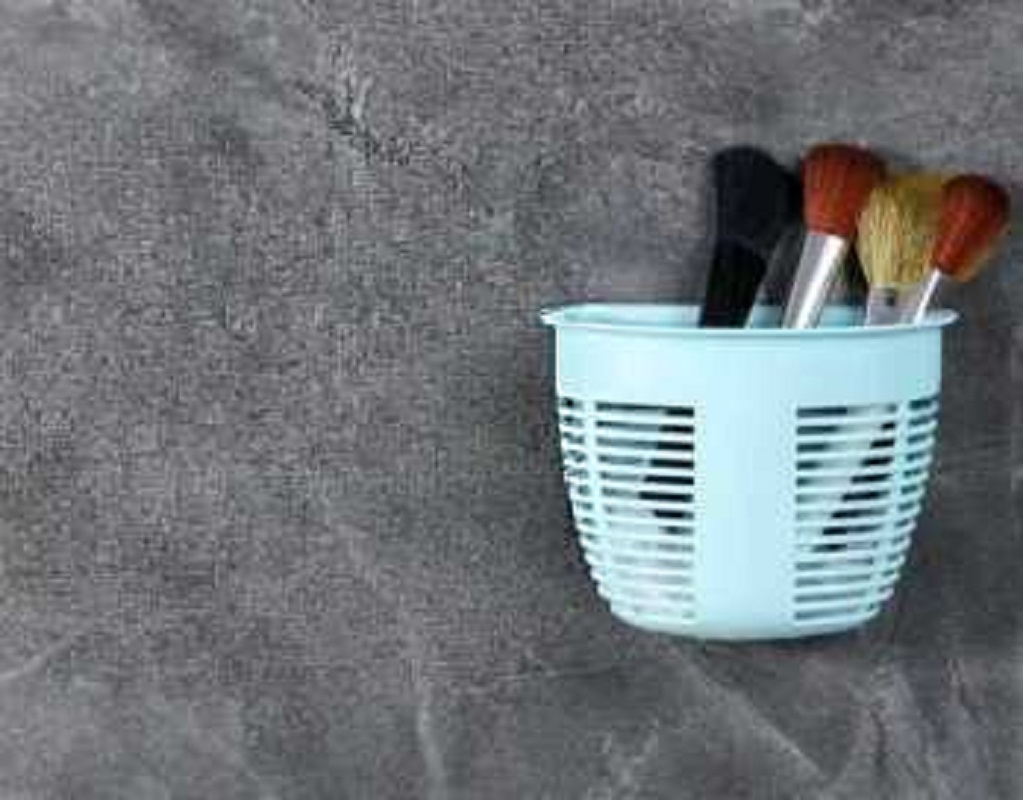 Factory direct sales MF5-6828 wall-mounted storage basket, plastic basket for cosmetics storage details Picture