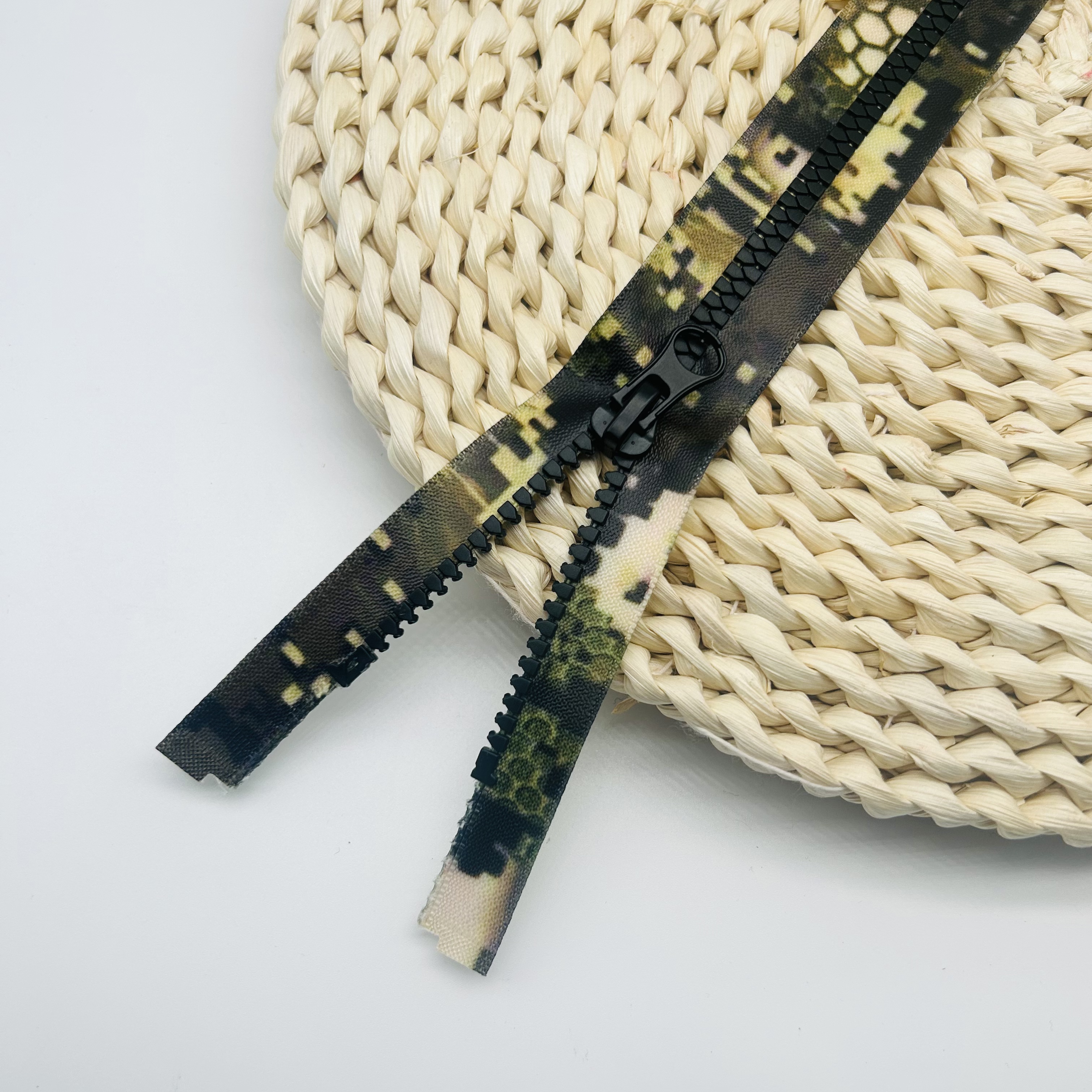 5# Korean Version Resin Open-Tail And Closed-Tail Personalized Custom Camouflage Application Scenario