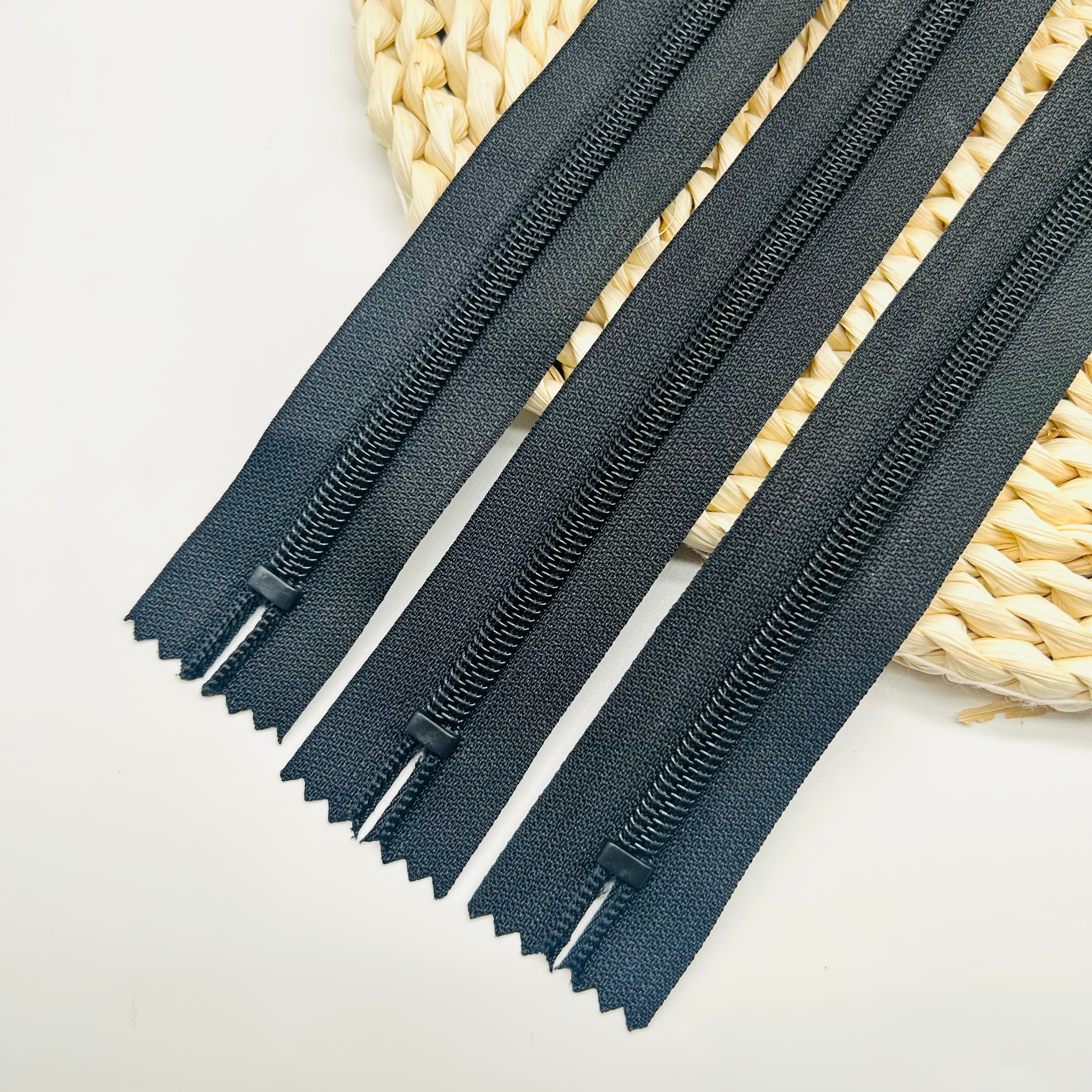 5# Nylon Zipper With Spring Head And Closed Tail Specification drawing
