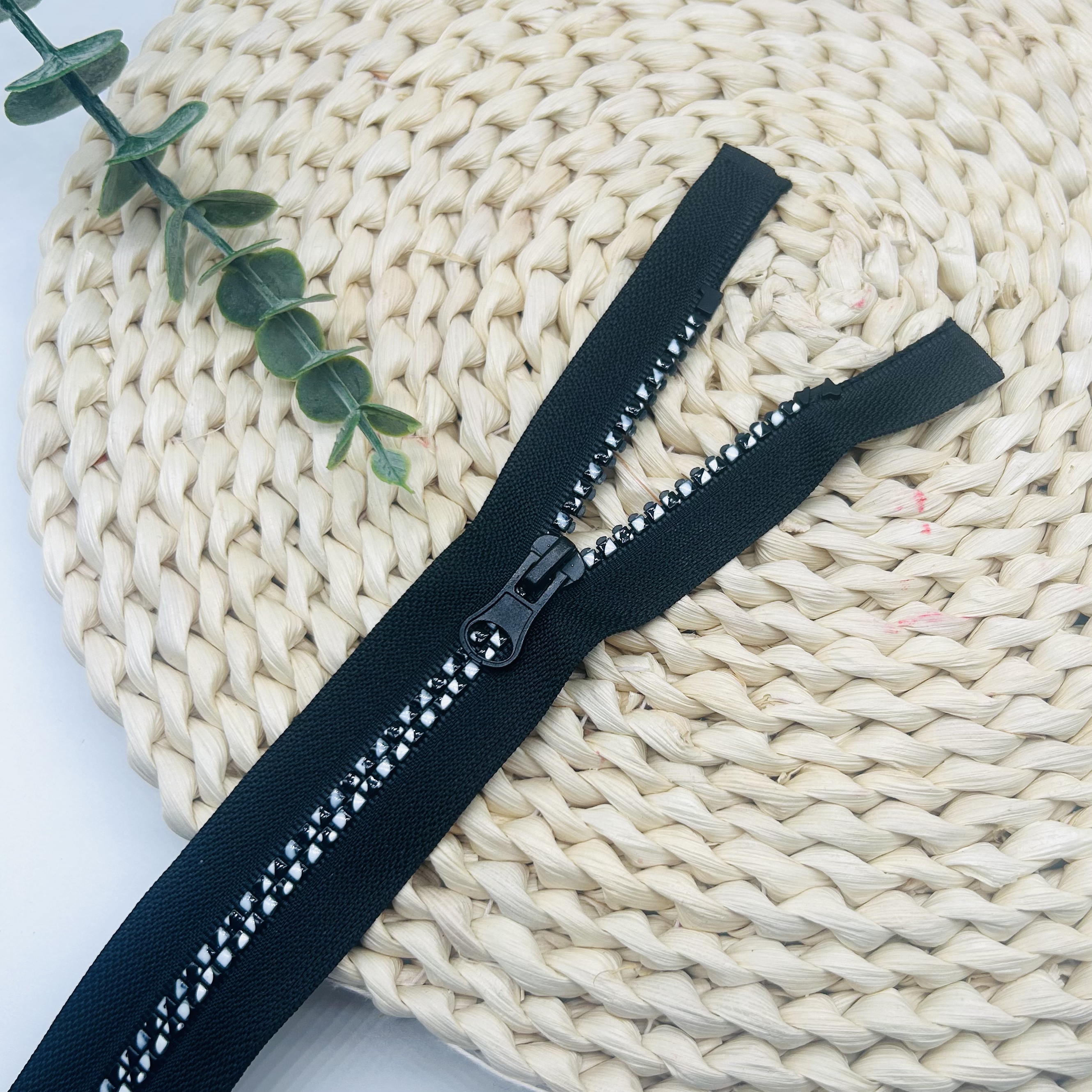 5#8# Square Tooth Open-Tail And Closed-Tail Zipper With Special Craftsmanship Item Picture