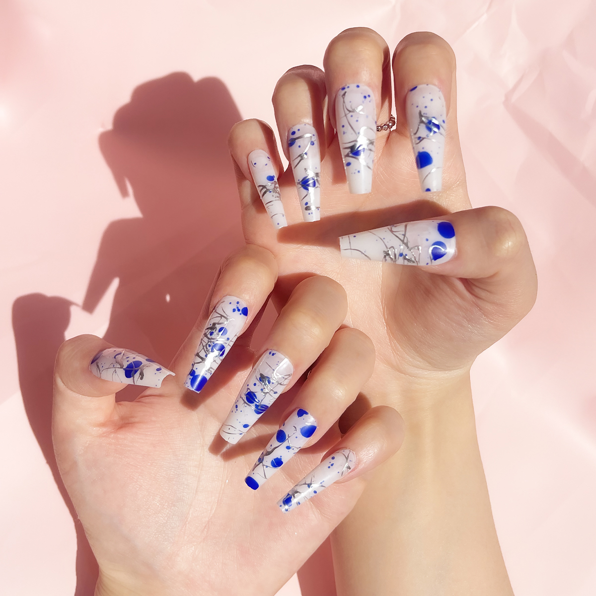 24 PCS PRESS ON NAIL TIPS LONG COFFIN SHAPE SLIVERY LINES AND BLUE DOTS PATTERN full figure