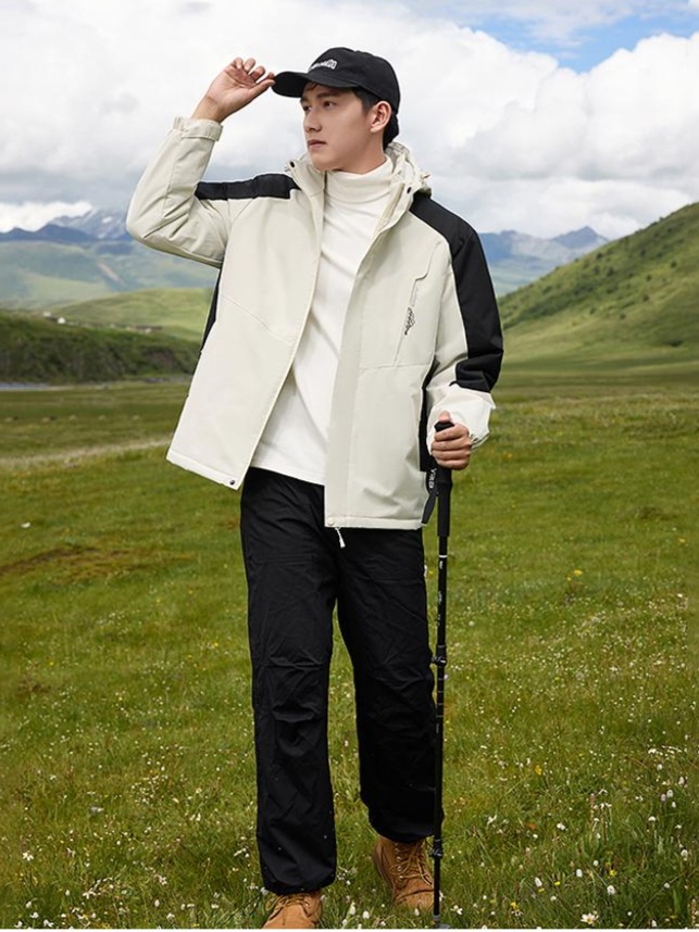 Cross-border graphene waterproof and wear-resistant couple one-piece thickened cotton clothing, outdoor sportswear, men 's hooded windbreaker pants set, women' s windbreaker Jackets windproof, waterproof and breathable outdoor clothing Application Scenario