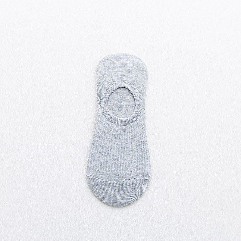 Spring And Summer New Women's Short Socks Japanese-Style, Versatile Solid Color Vertical Stripe Shallow Mouth Striped Silicone Anti-Slip Invisible Women's Boat Socks Application Scenario