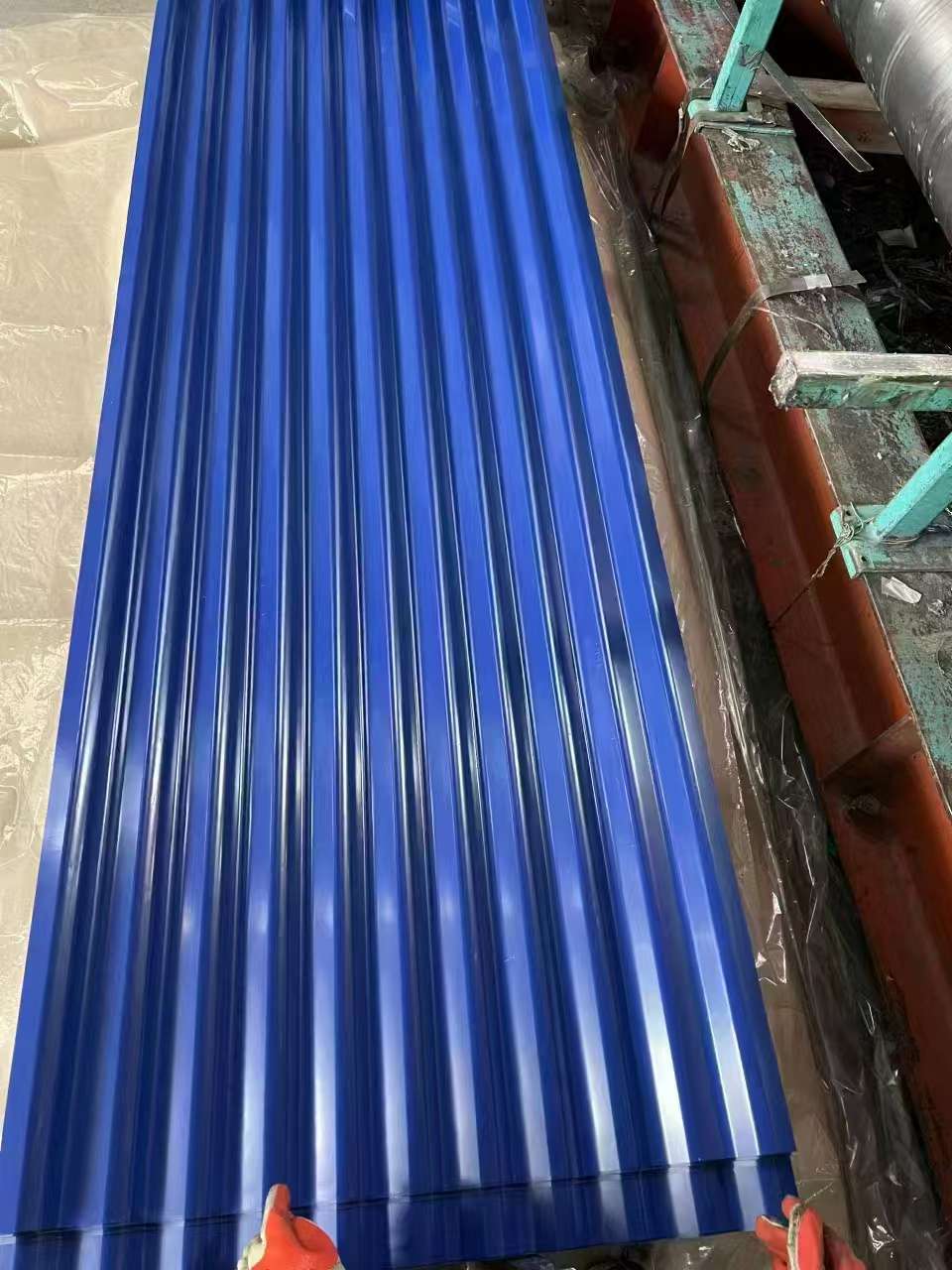 彩钢瓦实物图